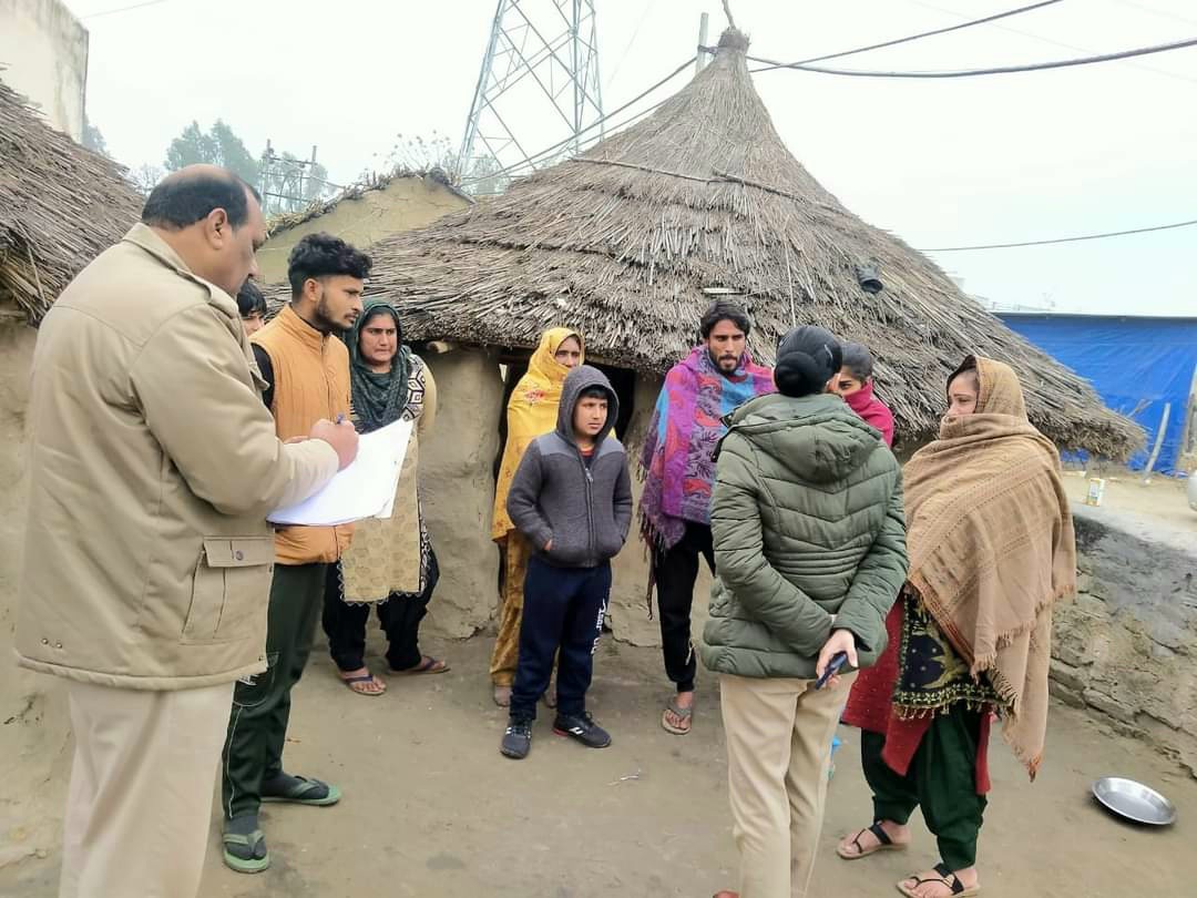 ਥਾਣਾ ਸਦਰ ਦੀ ਪੁਲੀਸ ਨੇ ਸਲਮਾ ਮਾੜੀ ਅਤੇ ਬਜਵਾੜਾ ਦੇ ਇਲਾਕੇ ਵਿੱਚ ਗੁੱਜਰਾਂ ਦੇ ਡੇਰੇ ਵਿੱਚ ਤਲਾਸ਼ੀ ਮੁਹਿੰਮ ਚਲਾਈ